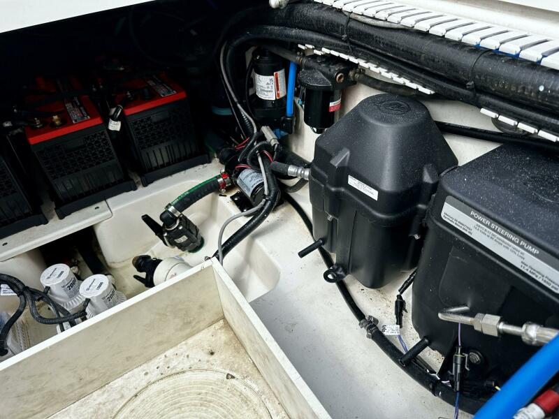 33' 2019 Boston Whaler 330 Outrage