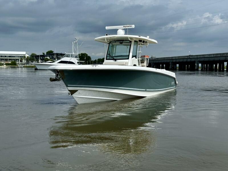 33' 2019 Boston Whaler 330 Outrage