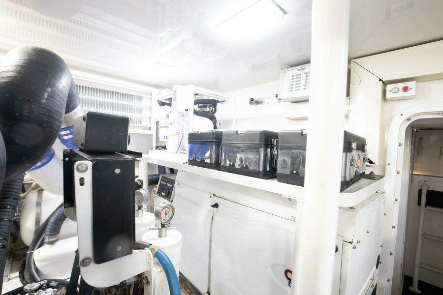Viking 68 - Mobster - Engine Room