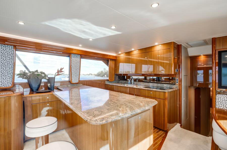 68' 2007 Viking 68 Convertible