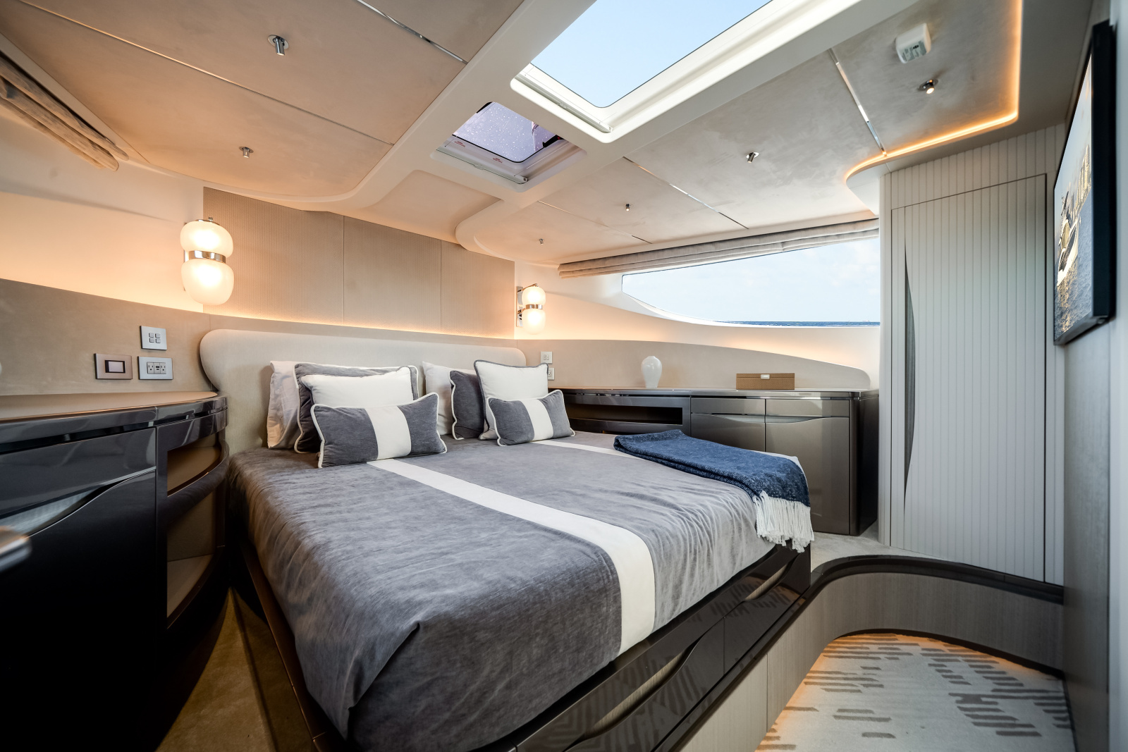 62ft Galeon Yacht For Sale