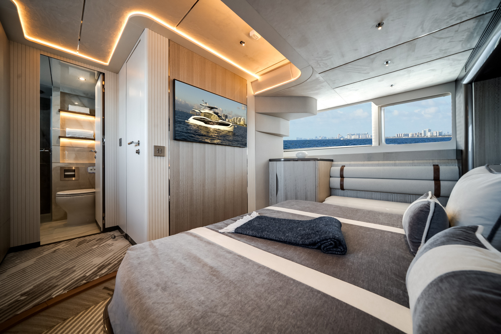 62ft Galeon Yacht For Sale