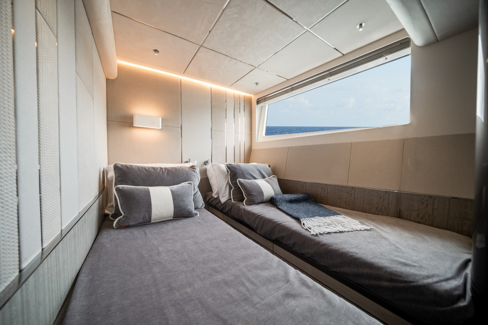 62ft Galeon Yacht For Sale