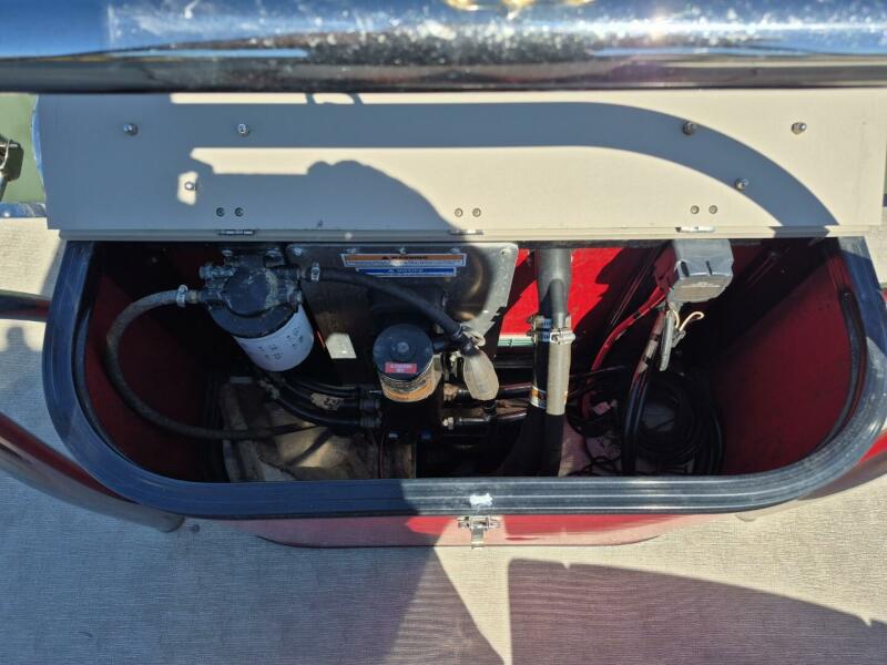 27' 2017 Avalon 2785 Catalina QL