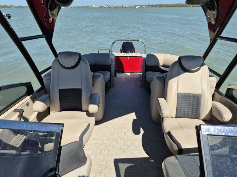 27' 2017 Avalon 2785 Catalina QL