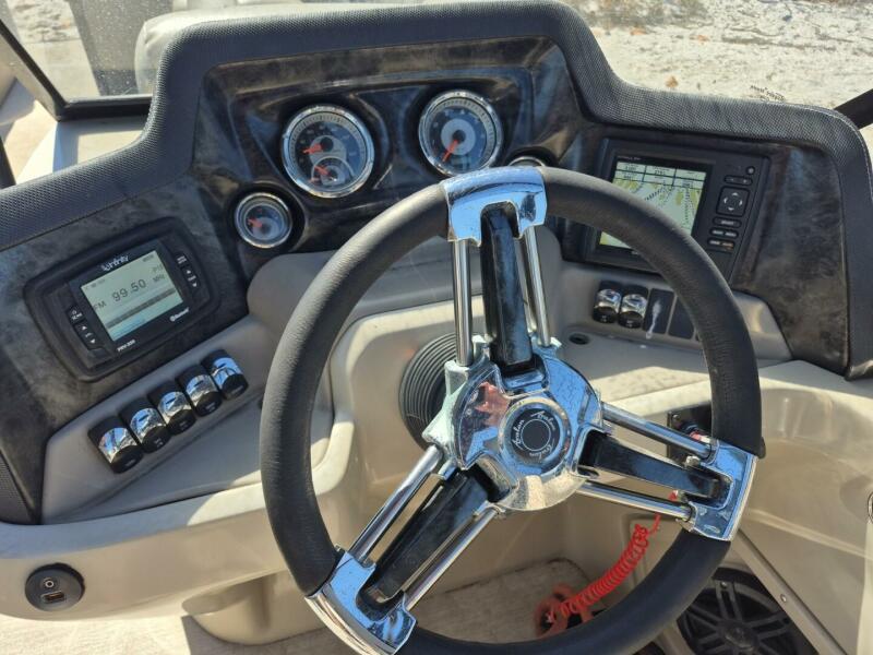 27' 2017 Avalon 2785 Catalina QL