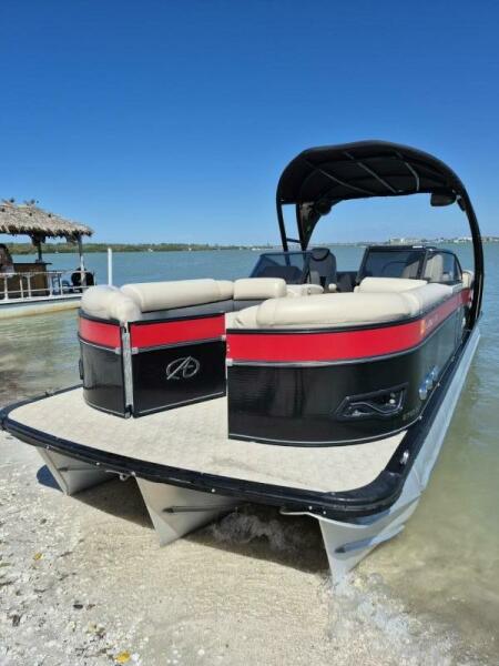 27' 2017 Avalon 2785 Catalina QL