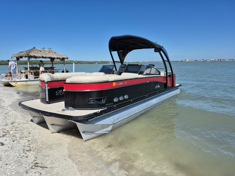 27' 2017 Avalon 2785 Catalina QL