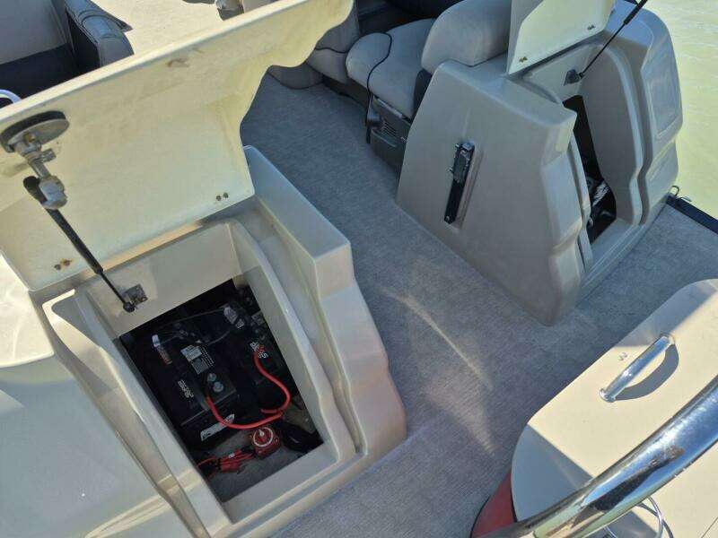 27ft Avalon Yacht For Sale