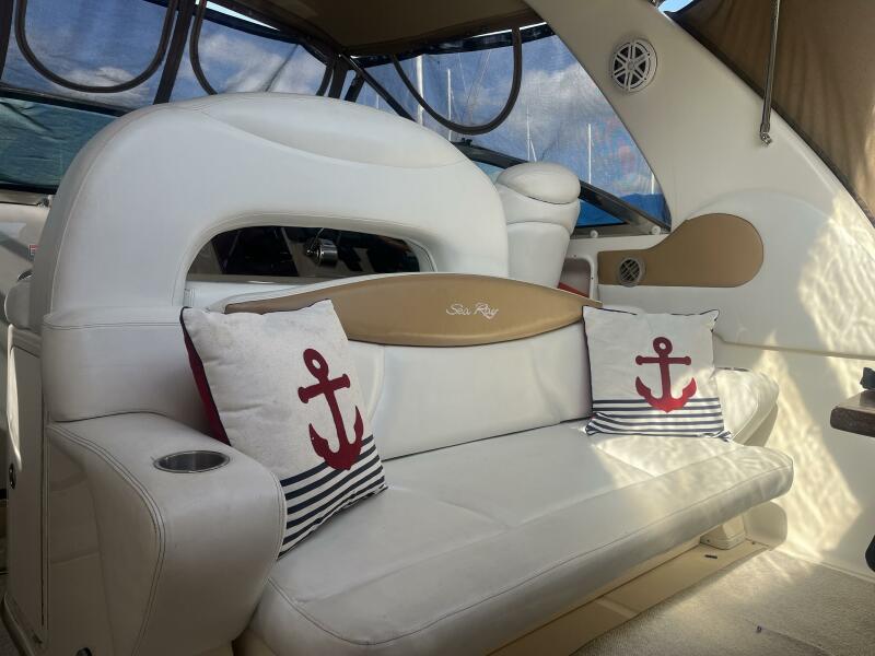 41' 2003 Sea Ray 410 Express Cruiser