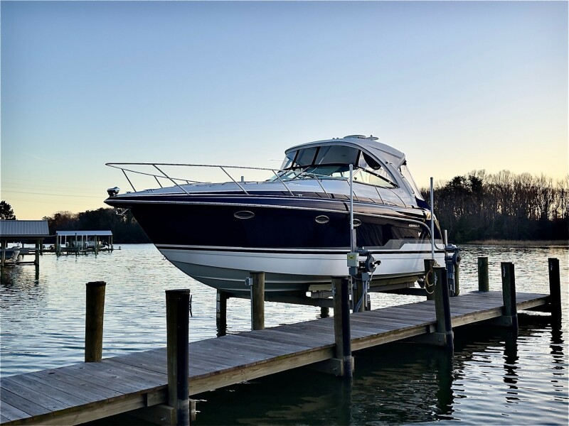 34' 2016 Formula Performance Cruiser