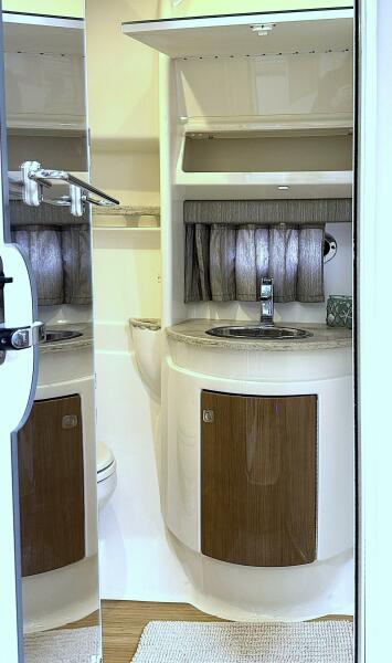 34' 2016 Formula Performance Cruiser