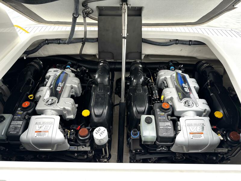 34' 2016 Formula Performance Cruiser