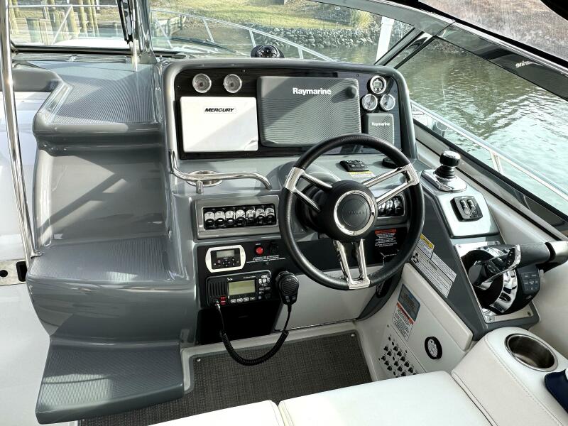 34' 2016 Formula Performance Cruiser