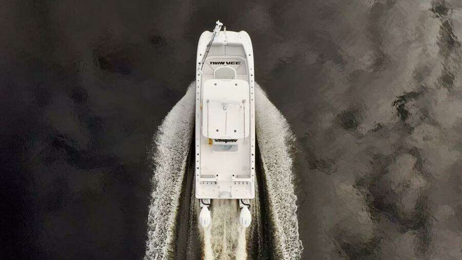 28ft Twin Vee Yacht For Sale