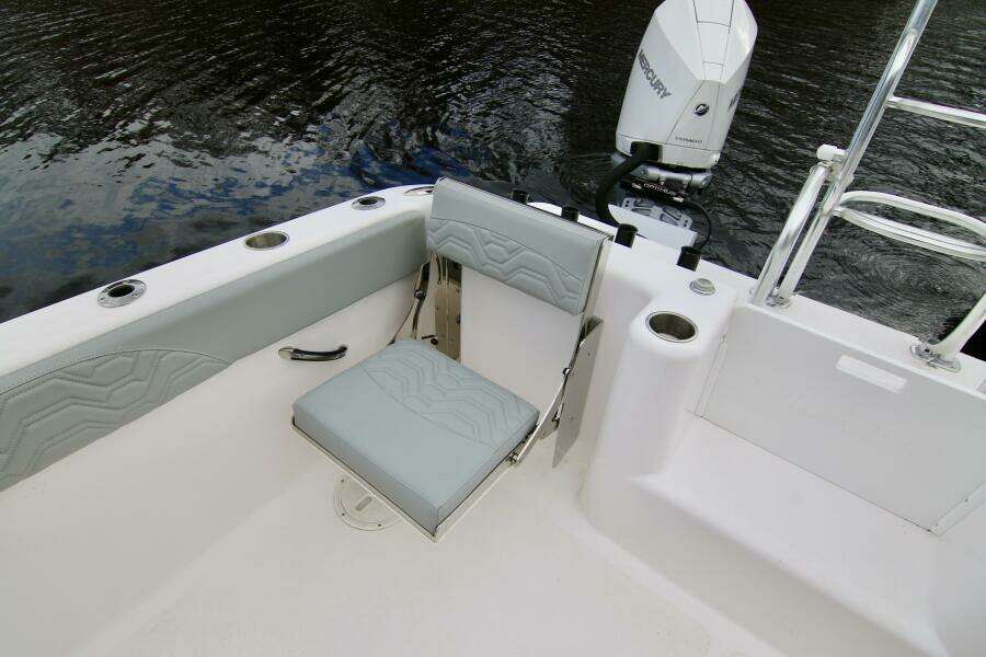 28ft Twin Vee Yacht For Sale