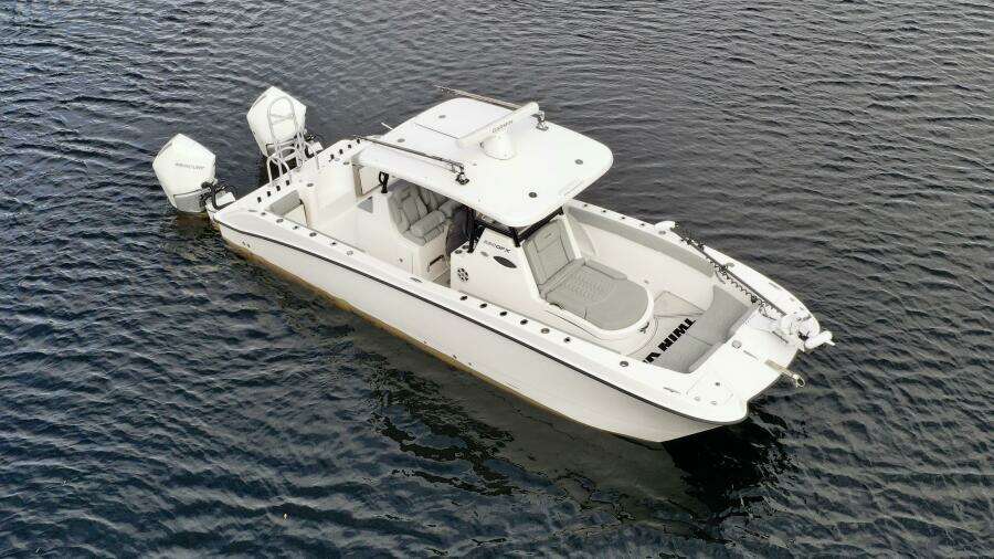 28ft Twin Vee Yacht For Sale