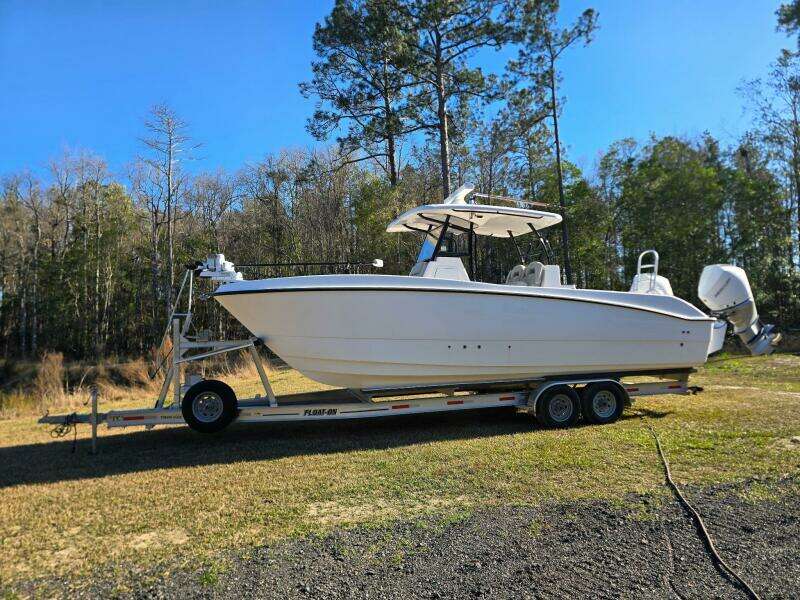 28ft Twin Vee Yacht For Sale