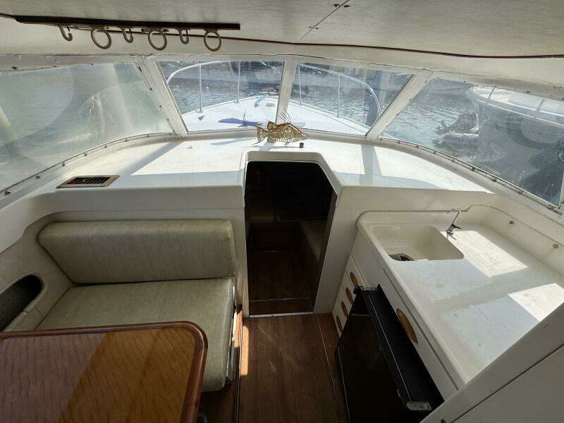 Last Pitch 31ft Bertram Yacht For Sale