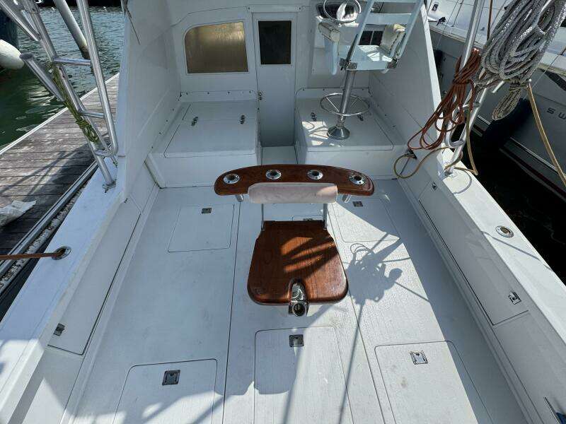 Last Pitch 31ft Bertram Yacht For Sale