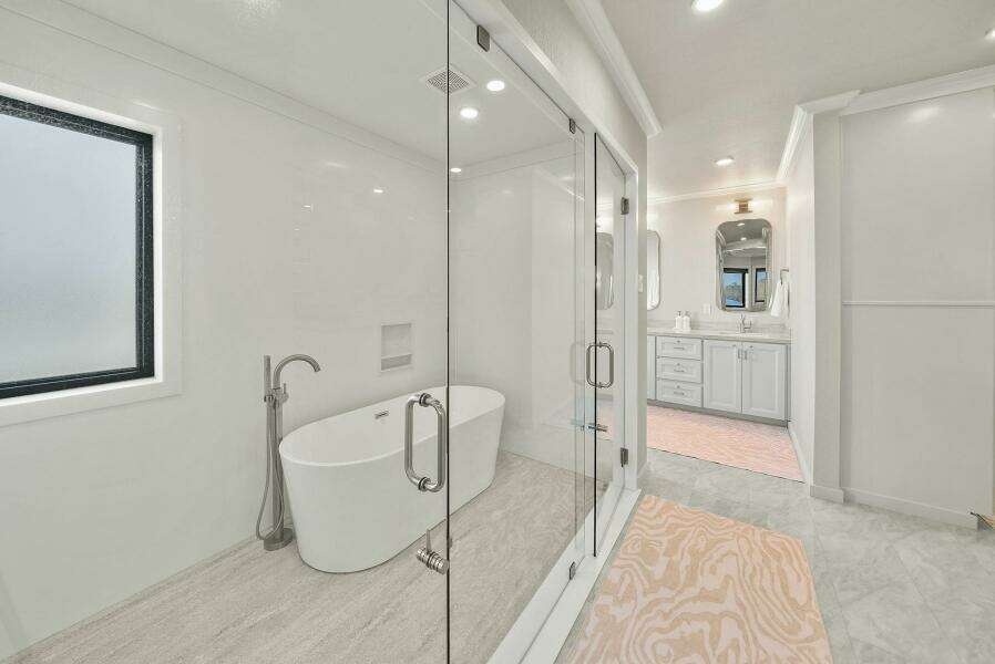 Shine Down 120ft Breaux Brothers Yacht For Sale