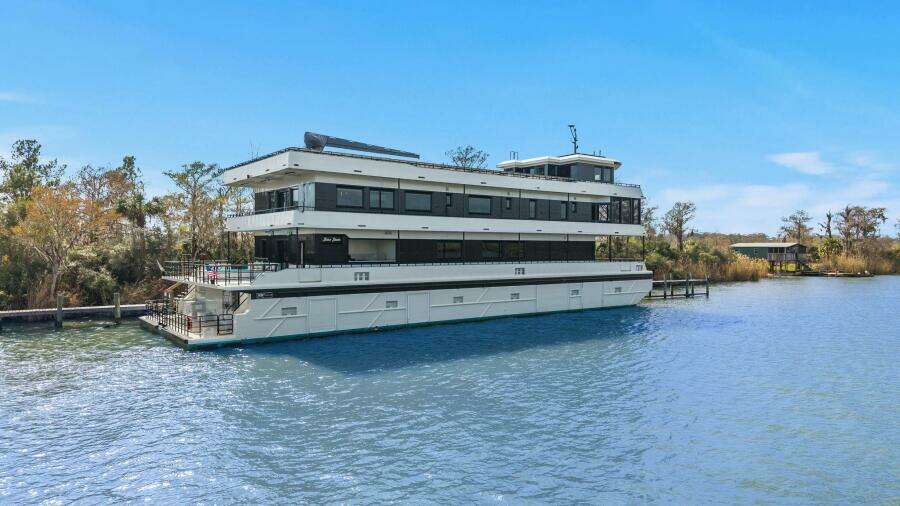 Shine Down 120ft Breaux Brothers Yacht For Sale