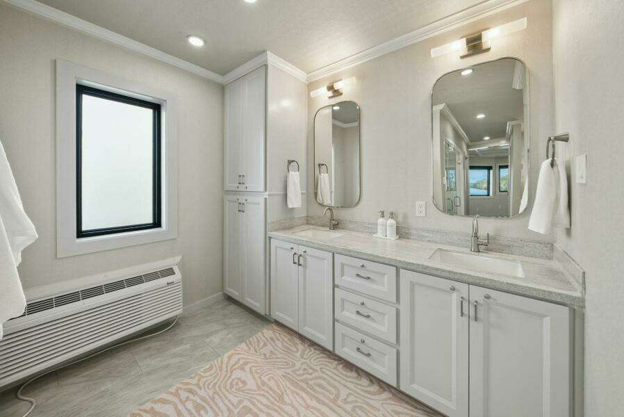 Shine Down 120ft Breaux Brothers Yacht For Sale