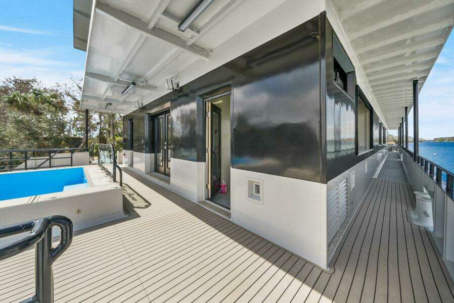 Shine Down 120ft Breaux Brothers Yacht For Sale