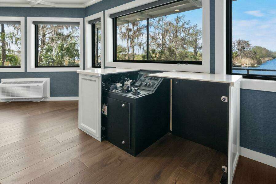 Shine Down 120ft Breaux Brothers Yacht For Sale