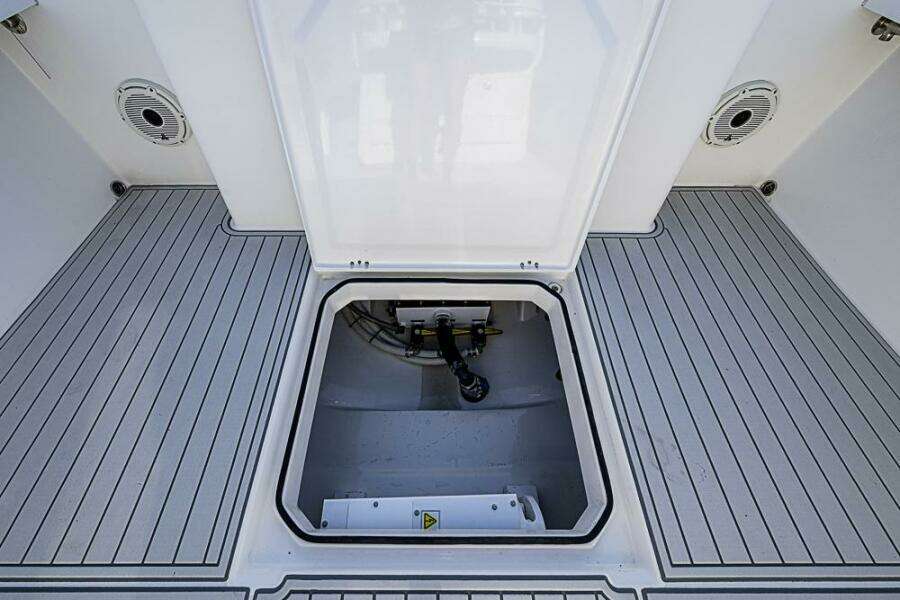 Wire We Here 33ft Albury Brothers Yacht For Sale