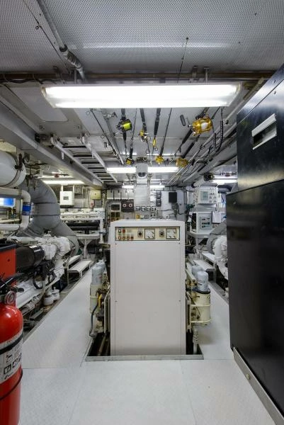1998 Burger Raised Pilothouse