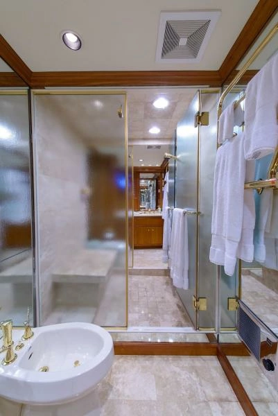 1998 Burger Raised Pilothouse