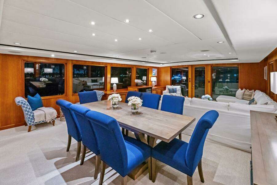 SILVER SEAS 107ft Burger Yacht For Sale