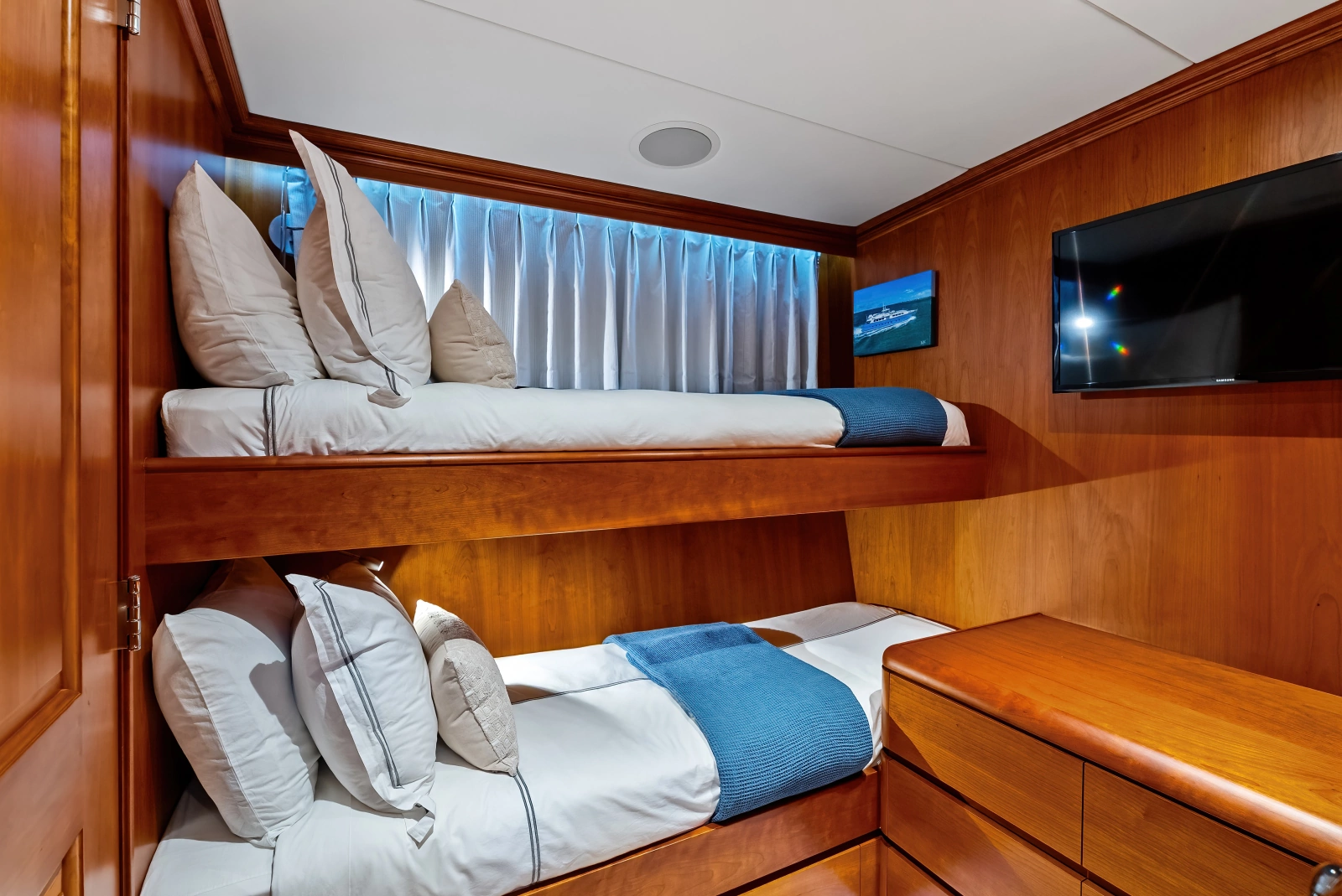 1998 Burger Raised Pilothouse