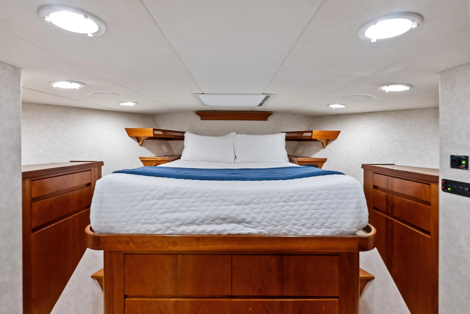 1998 Burger Raised Pilothouse