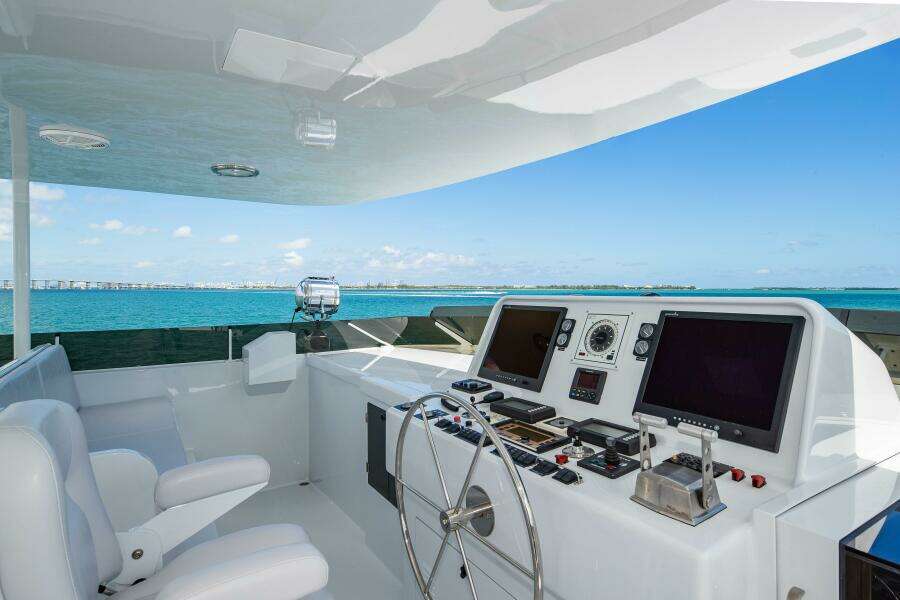 SILVER SEAS 107ft Burger Yacht For Sale