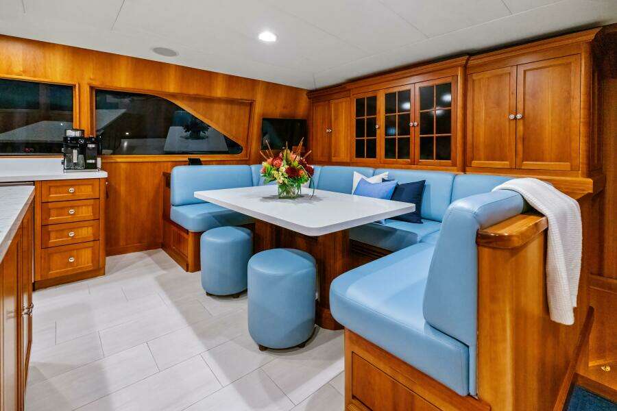 SILVER SEAS 107ft Burger Yacht For Sale