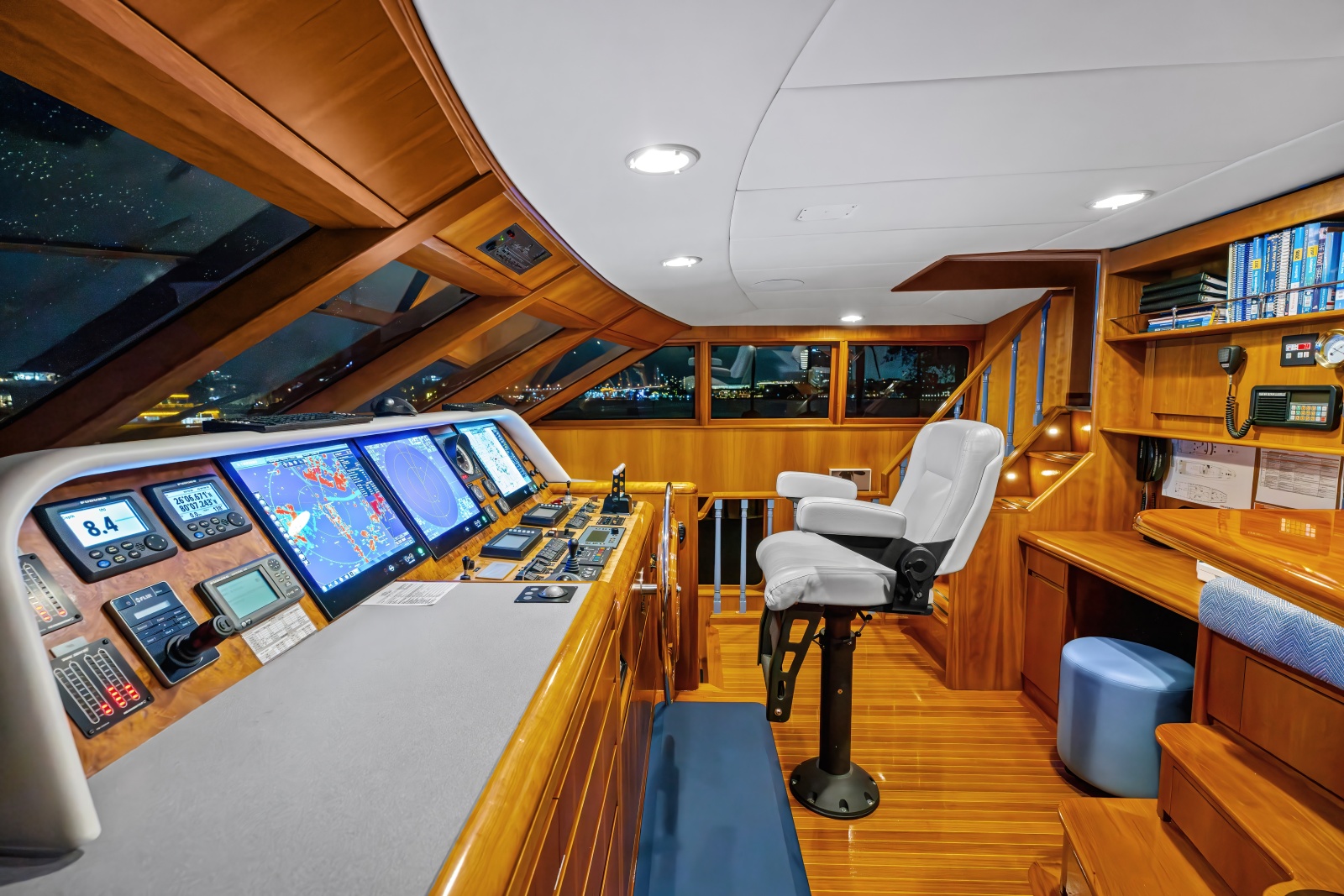 1998 Burger Raised Pilothouse