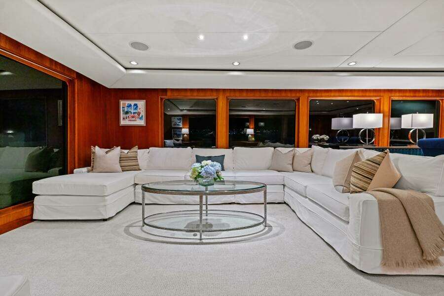 SILVER SEAS 107ft Burger Yacht For Sale