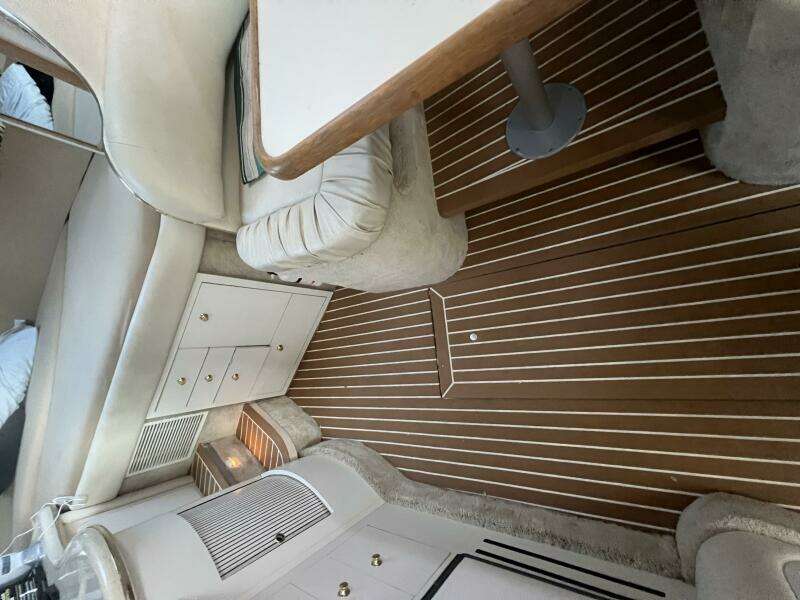 Air Apparent 31ft Sea Ray Yacht For Sale