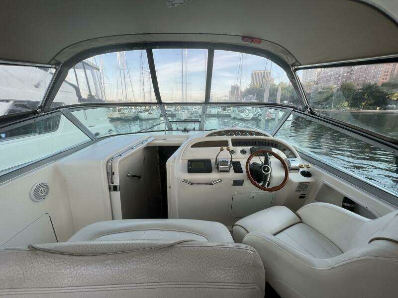 Air Apparent 31ft Sea Ray Yacht For Sale