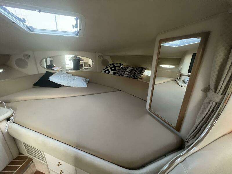 Air Apparent 31ft Sea Ray Yacht For Sale