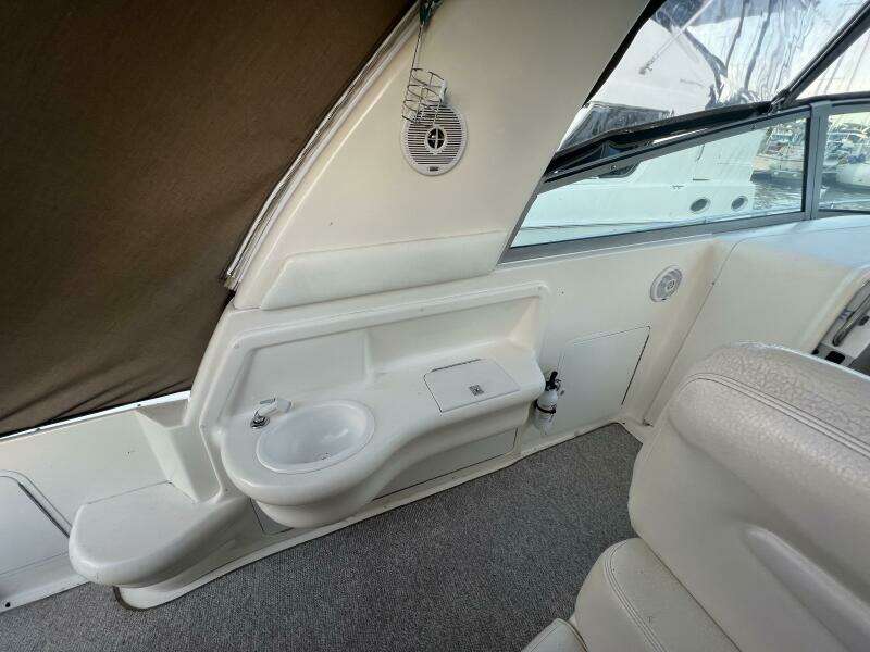 Air Apparent 31ft Sea Ray Yacht For Sale