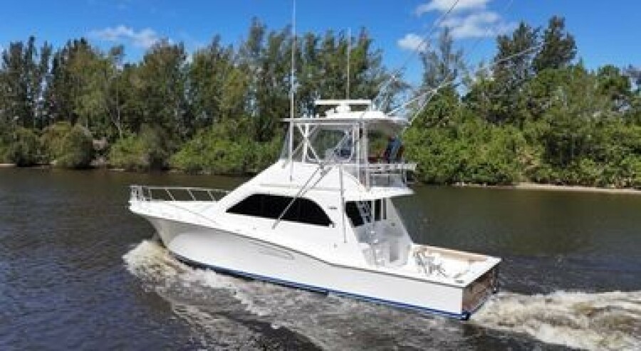 48' 2004 Cabo 48 Flybridge