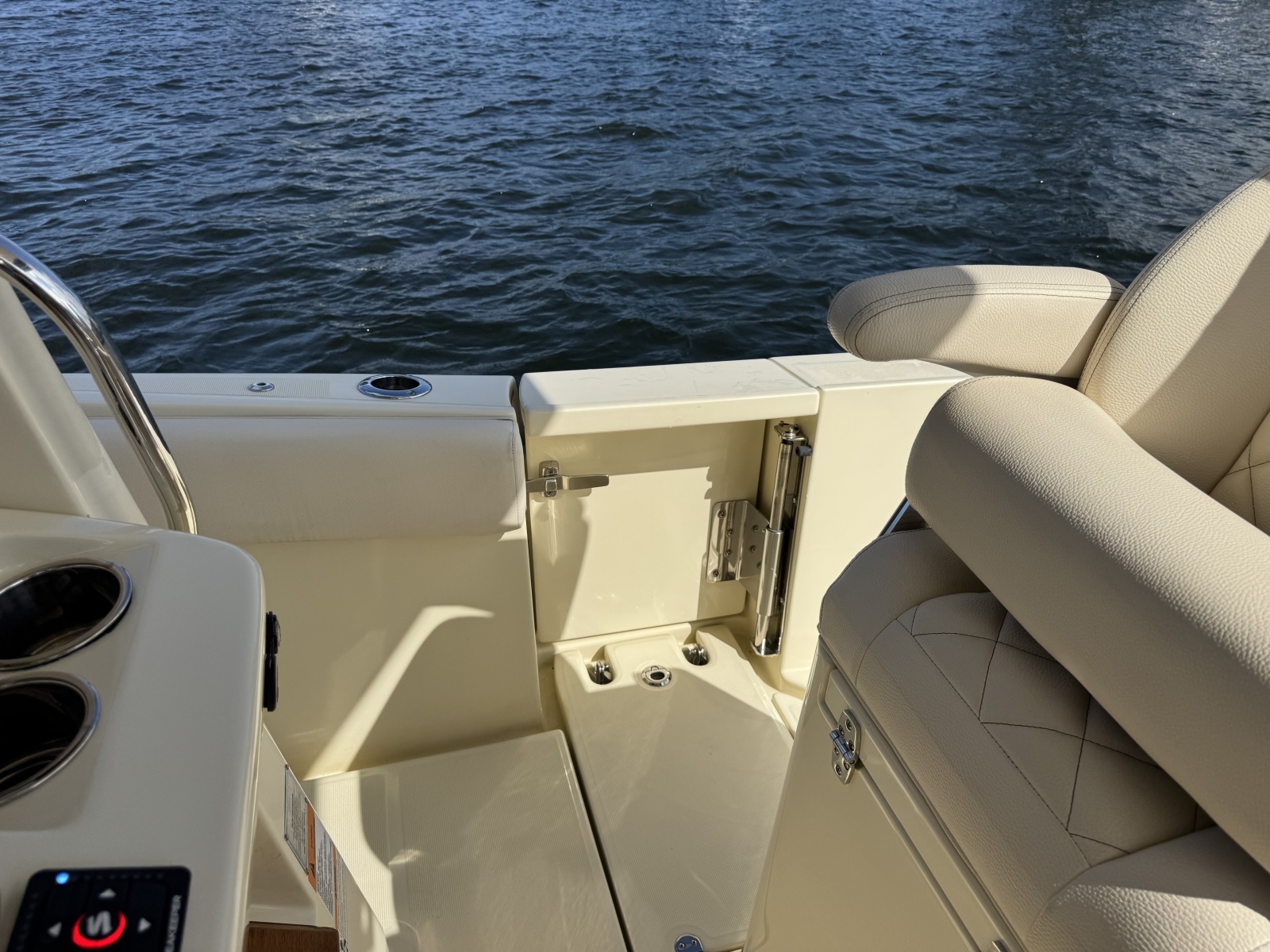 30' 2023 Chris-Craft Catalina 30