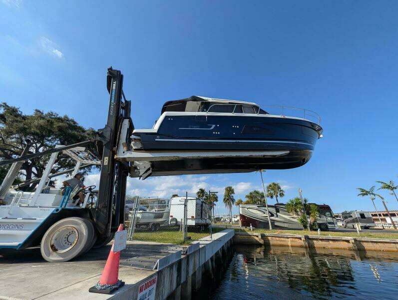 34ft Jeanneau Yacht For Sale