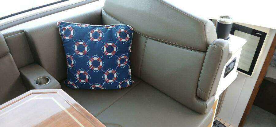 41ft Cruisers Yachts Yacht For Sale