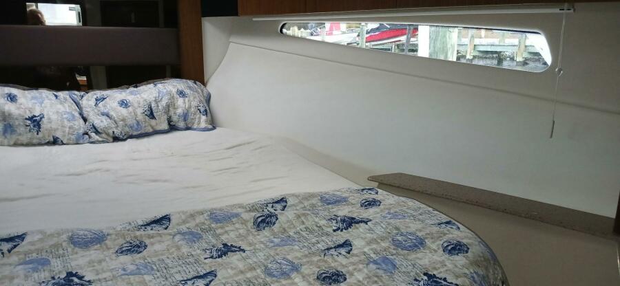 41' 2014 Cruisers Yachts 