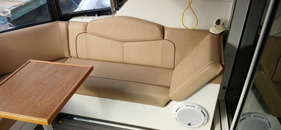 41' 2014 Cruisers Yachts 