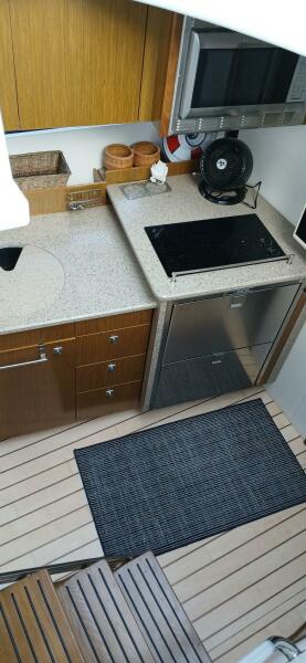 41' 2014 Cruisers Yachts 